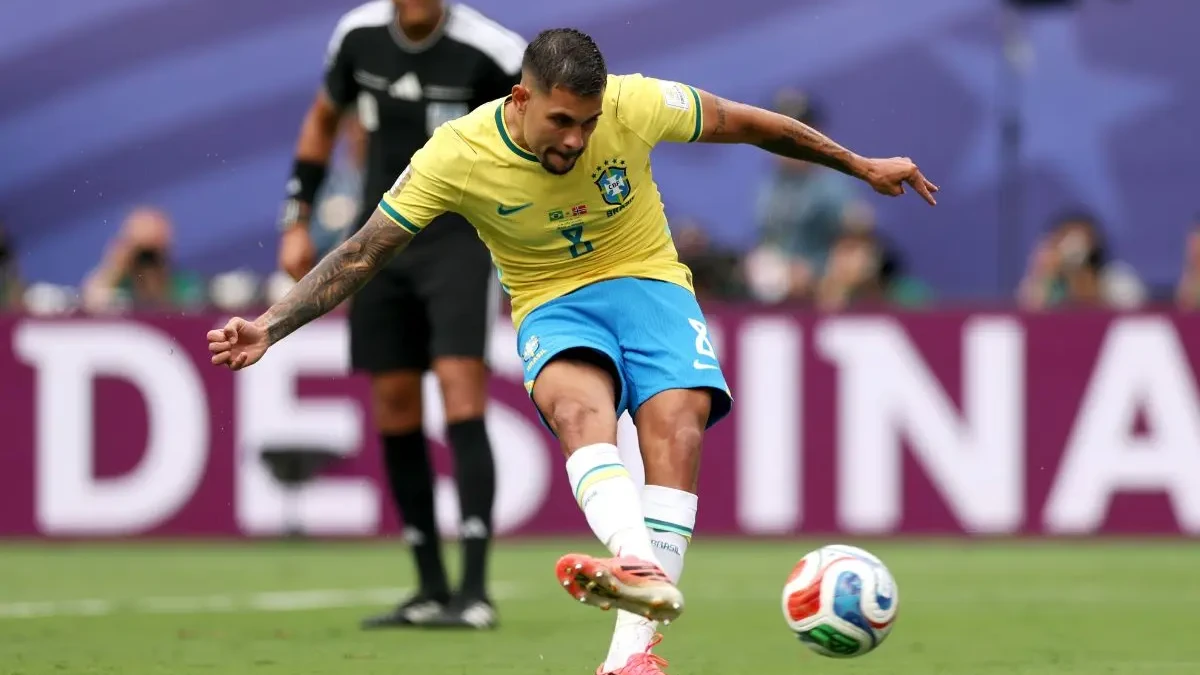 Bruno Guimarães só havia batido três pênaltis na carreira antes de perder contra Noruega