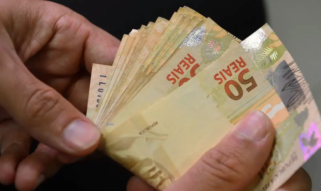 Nova taxação atinge 4,12 milhões de investidores comuns; entenda
