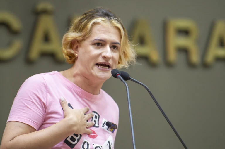 Vereadora do PT tece críticas à imunidade tributária de igrejas