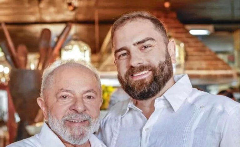 Silente por dez dias, Lula diz que ‘mulher não foi feita pra apanhar’