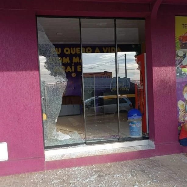 Menores são recolhidos por furtar estabelecimento comercial