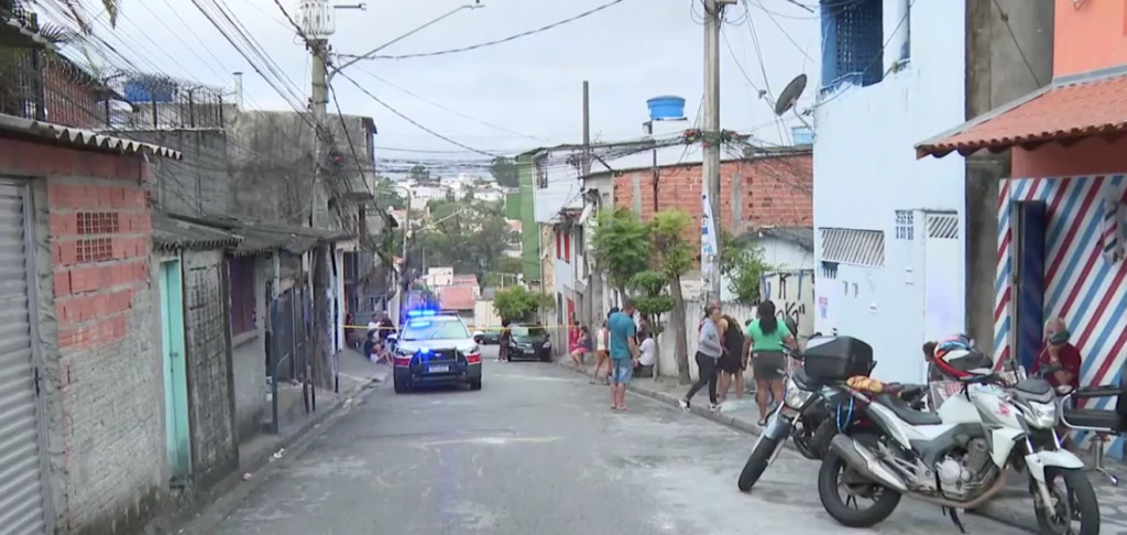 Detento em saidinha e filho de 9 anos são mortos a tiros em SP