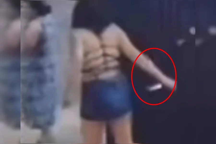 Gritos de socorro: filha dá quatro facadas na mãe pelas costas e foge