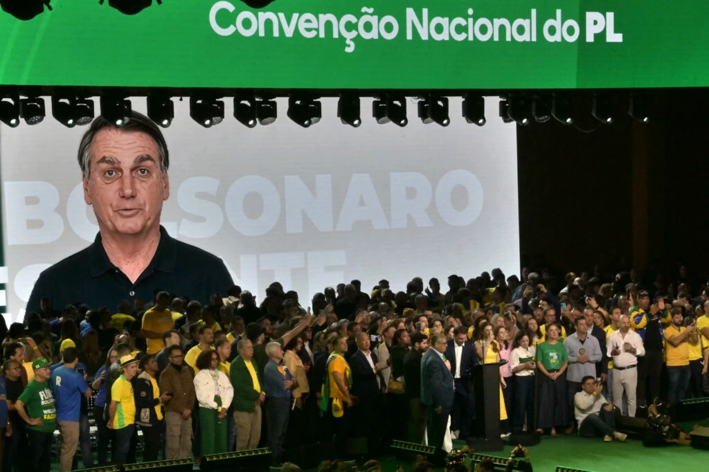 Moraes dá 48h para Bolsonaro dizer se autorizou vídeo de IA