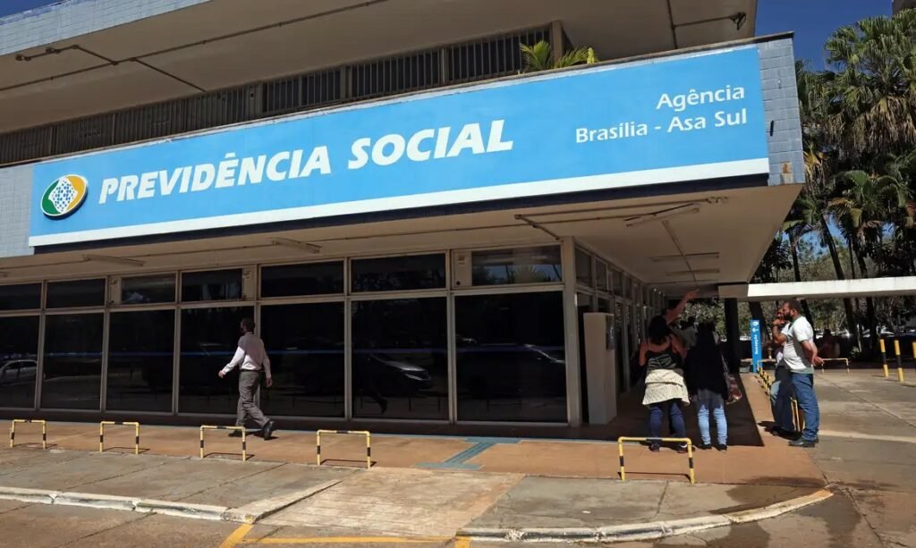 Fila do INSS está em 1,282 milhão de pedidos em agosto, tempo médio de espera está em 35 dias