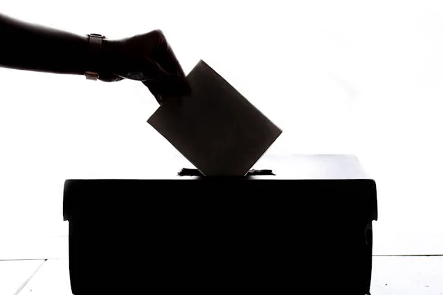 Eleições: Direita vence na França, Espanha, Alemanha e Itália