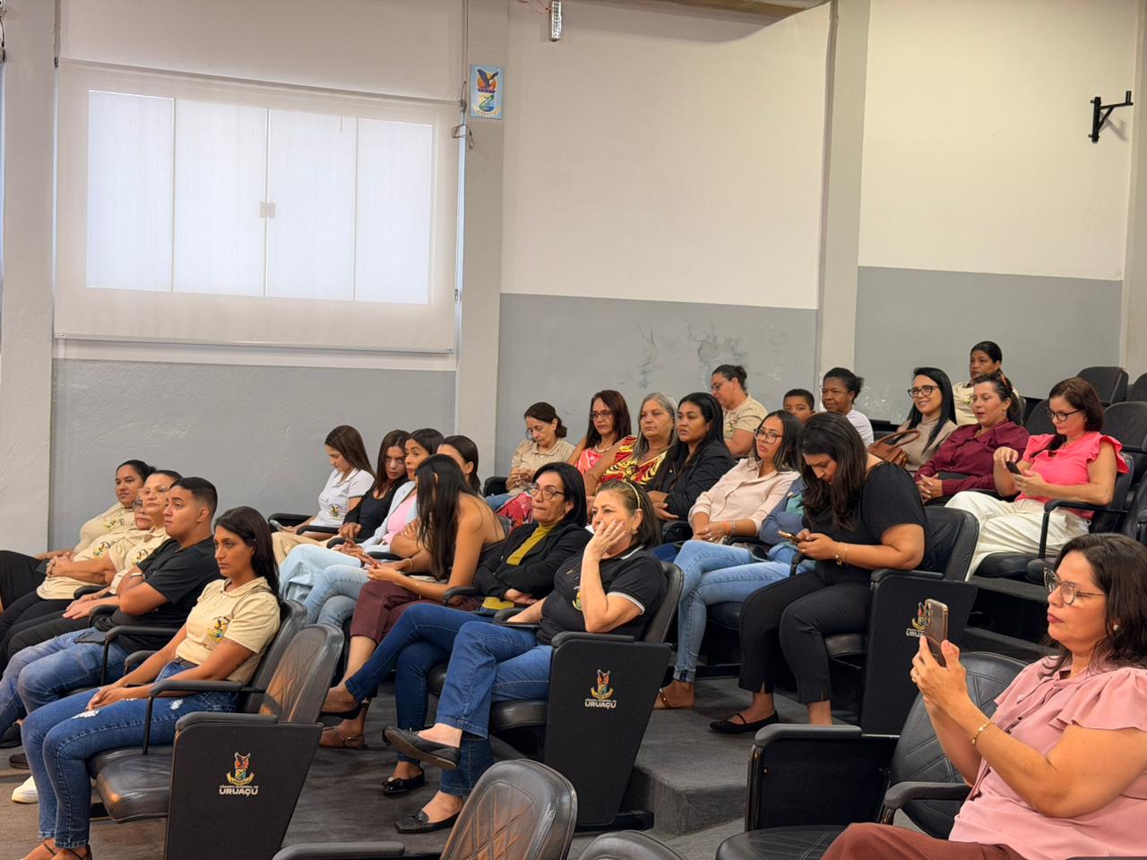 Café da manhã em homenagem às mães