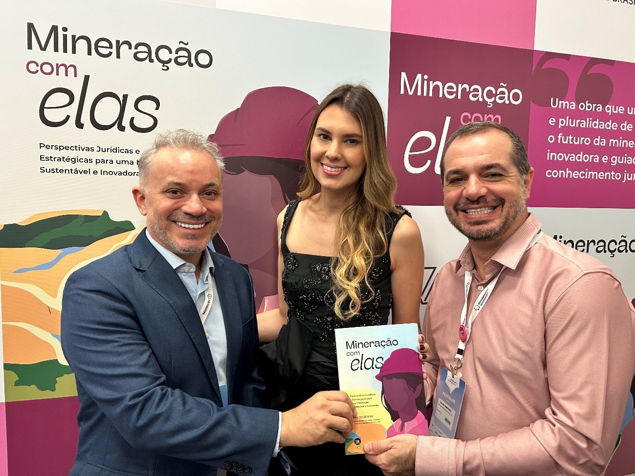 Com patrocínio da Hochschild, Women in Mining Brasil lança livro "Mineração com elas", escrito só por mulheres