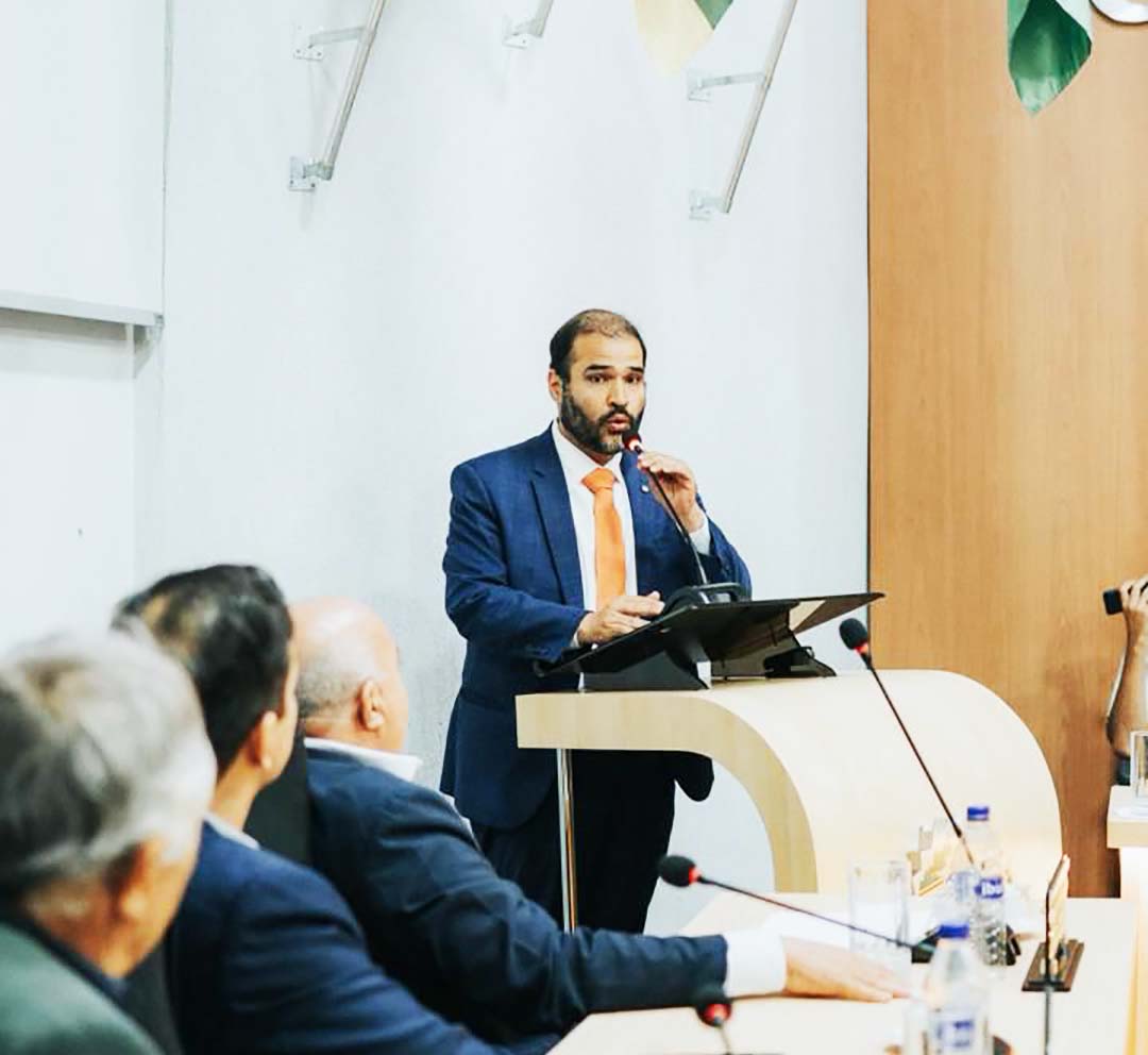 Lucas Vergílio é homenageado pela Câmara Municipal de Uruaçu com uma Moção de Aplausos.