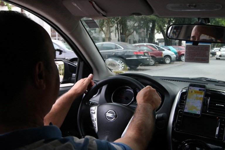 Entenda o projeto do governo Lula para motoristas de apps