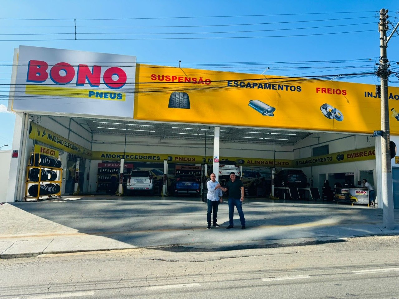 Apaixonados por carros, irmãos viram sócios e abrem franquia da Bono Pneus