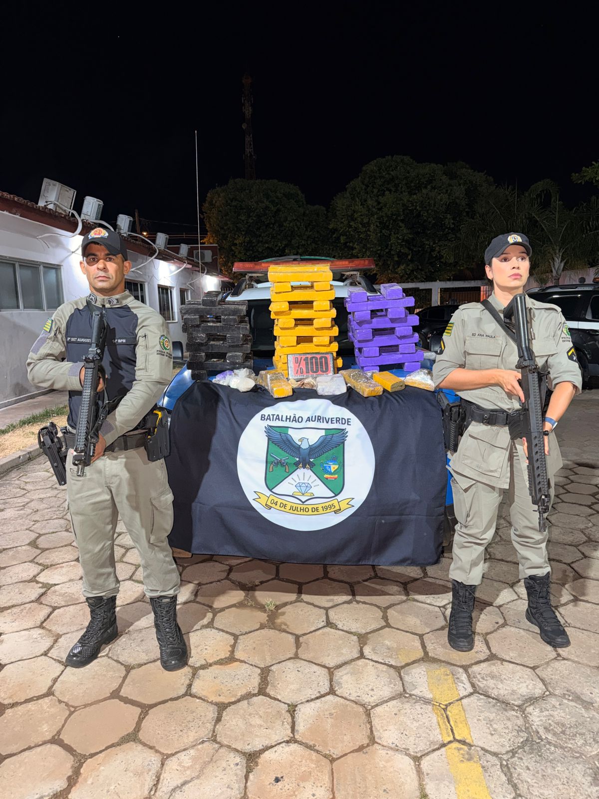 AÇÃO CONJUNTA COM O 14º BPM LEVA A UMA GRANDE APREENSÃO DE DROGAS EM URUAÇU-GO