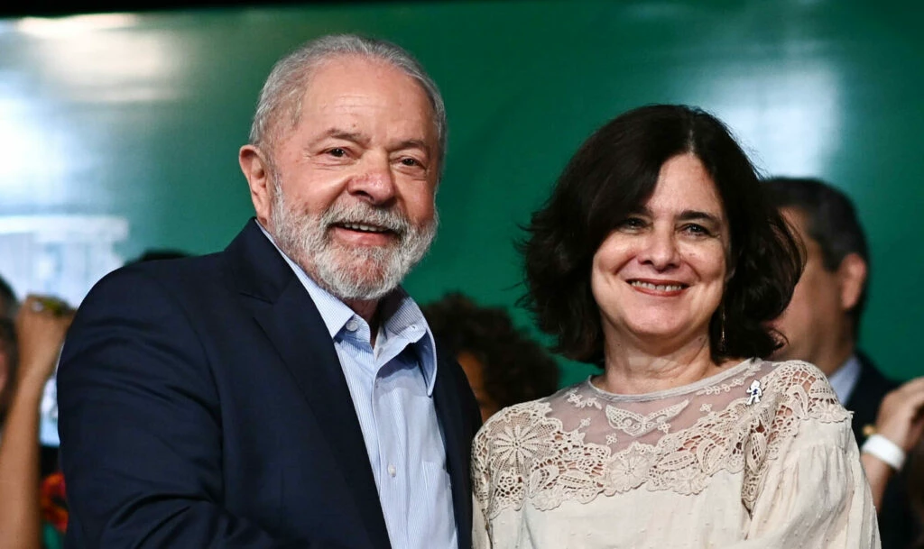 Lula gastou 61% a menos que Jair Bolsonaro contra dengue em 2023