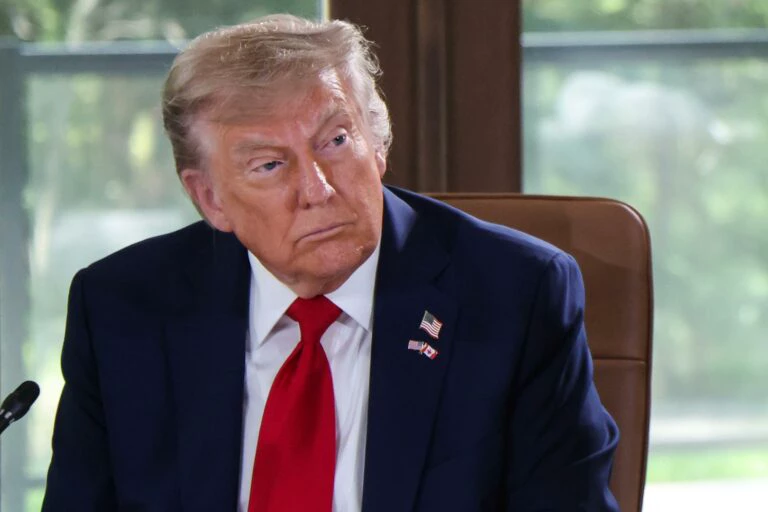 Trump diz que, se Brasil retaliar, tarifa de 50% irá aumentar igual