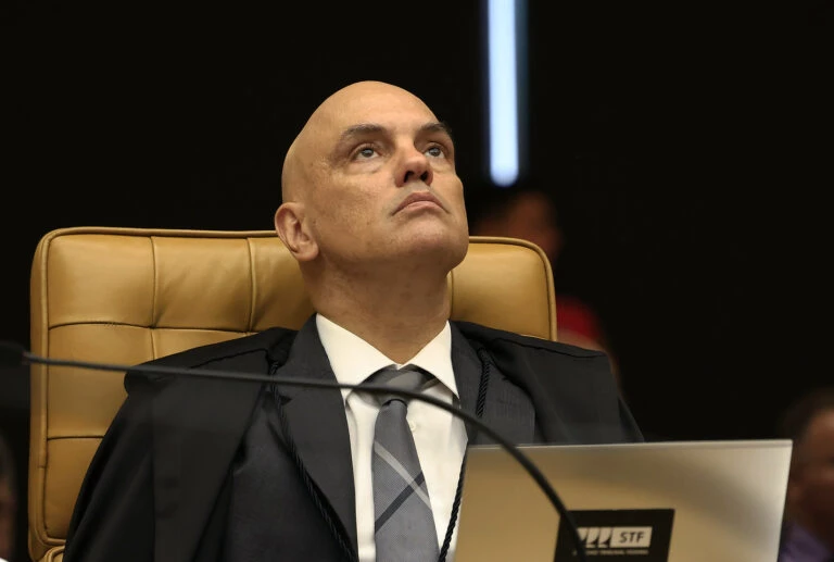 Câmara dos EUA revela os nomes dos alvos de censura; confira