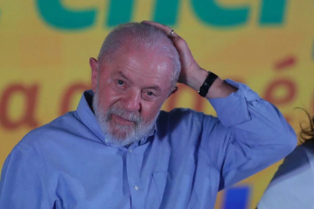 Pesquisa CNT: avaliação positiva do governo Lula cai e chega a 37,4%
