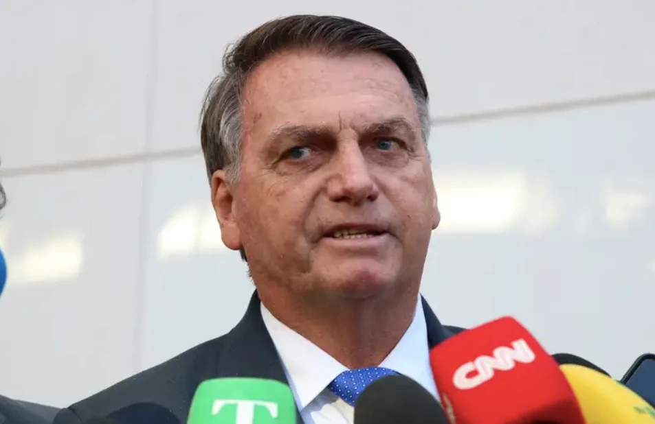 Bolsonaro critica Lula: “Em nossa gestão impedimos a taxação”