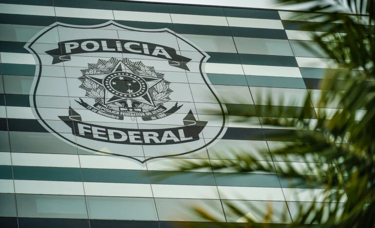Governo Lula faz contrato de R$ 328 milhões com alvo da PF