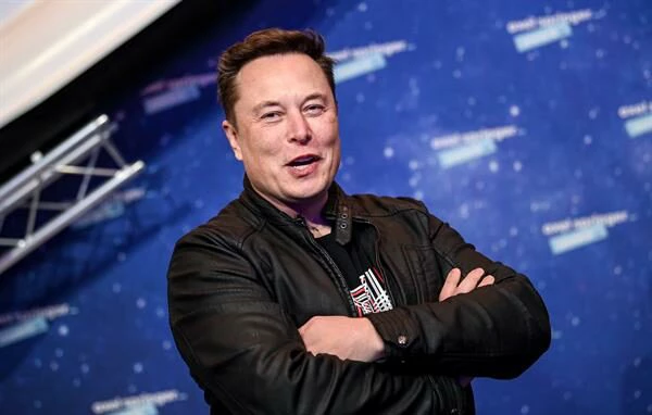 Neuralink, de Elon Musk, instala o 1° chip cerebral em humano