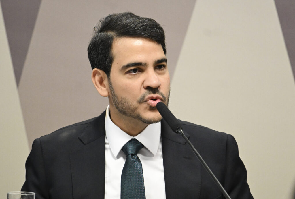 Wagner articulou encontro de Messias com ex-sócio do Master