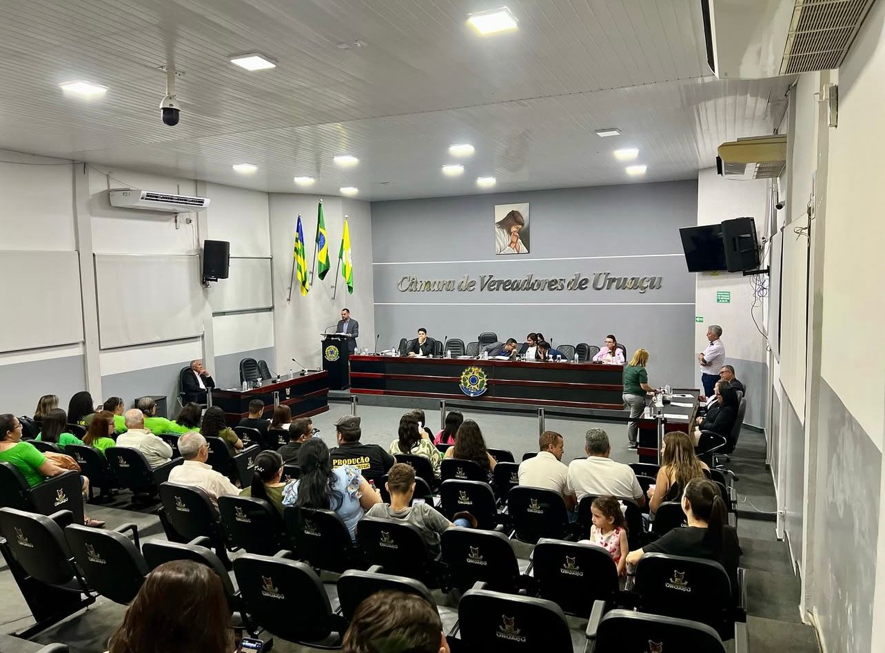 Câmara Municipal de Uruaçu aprova reforma administrativa com ressalvas sobre equilíbrio fiscal
