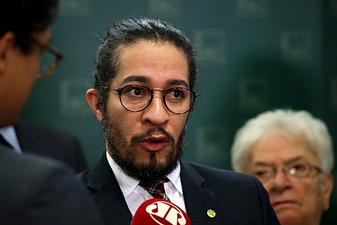 Jean Wyllys perde mais uma por associar MBL ao nazismo