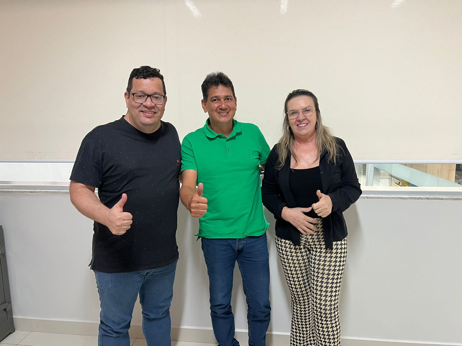 A presidente do Solidariedade, professora Fátima Alves, se reuniu com o pré-candidato a prefeito Ozires Ribeiro