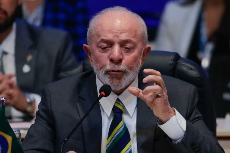 Governo Lula coloca sigilo em pesquisas de opinião; entenda