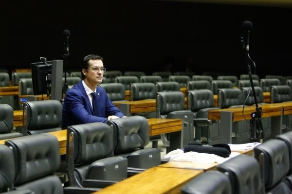 A imprensa chora a destruição da Lava Jato, mas lavou produto de roubo