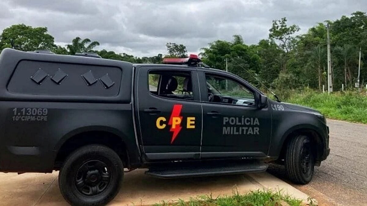 Dupla morre em confronto com PMs após sequestrar e torturar jovem por ciúmes