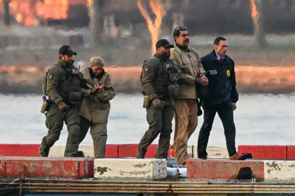 Preso nos EUA, Maduro fala em união após terremotos