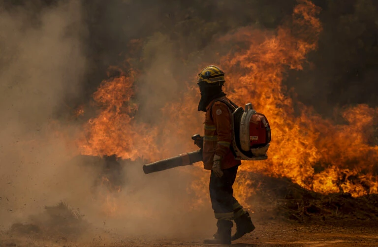 Aeroporto de Goiânia cancela 26 voos por fumaça de incêndios