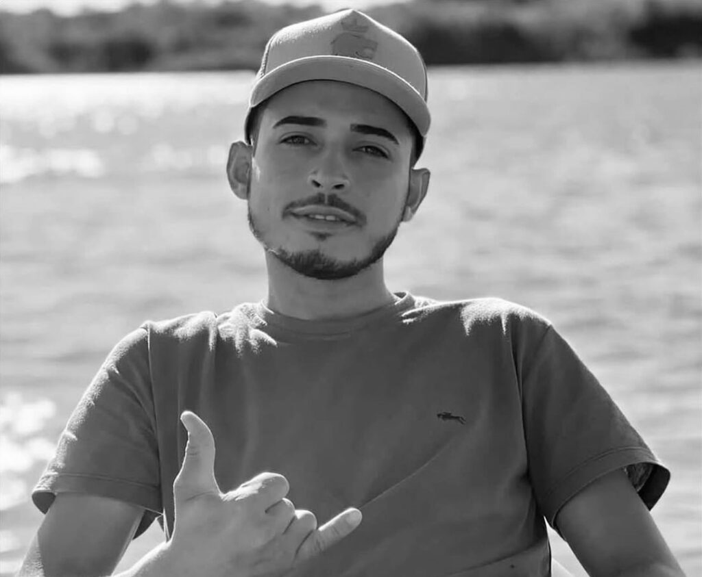 Jovem de 24 anos é assassinado a tiros em bar de Uruaçu
