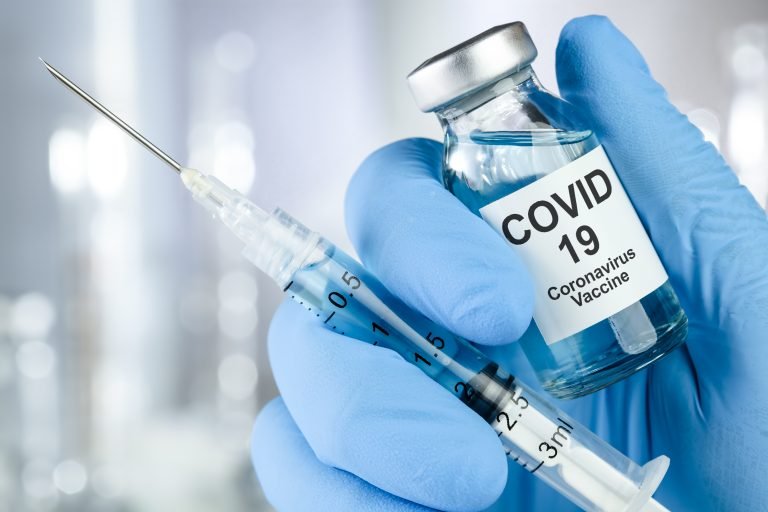 Servidores pagaram até R$ 800 por cartões falsos da Covid, diz CGU