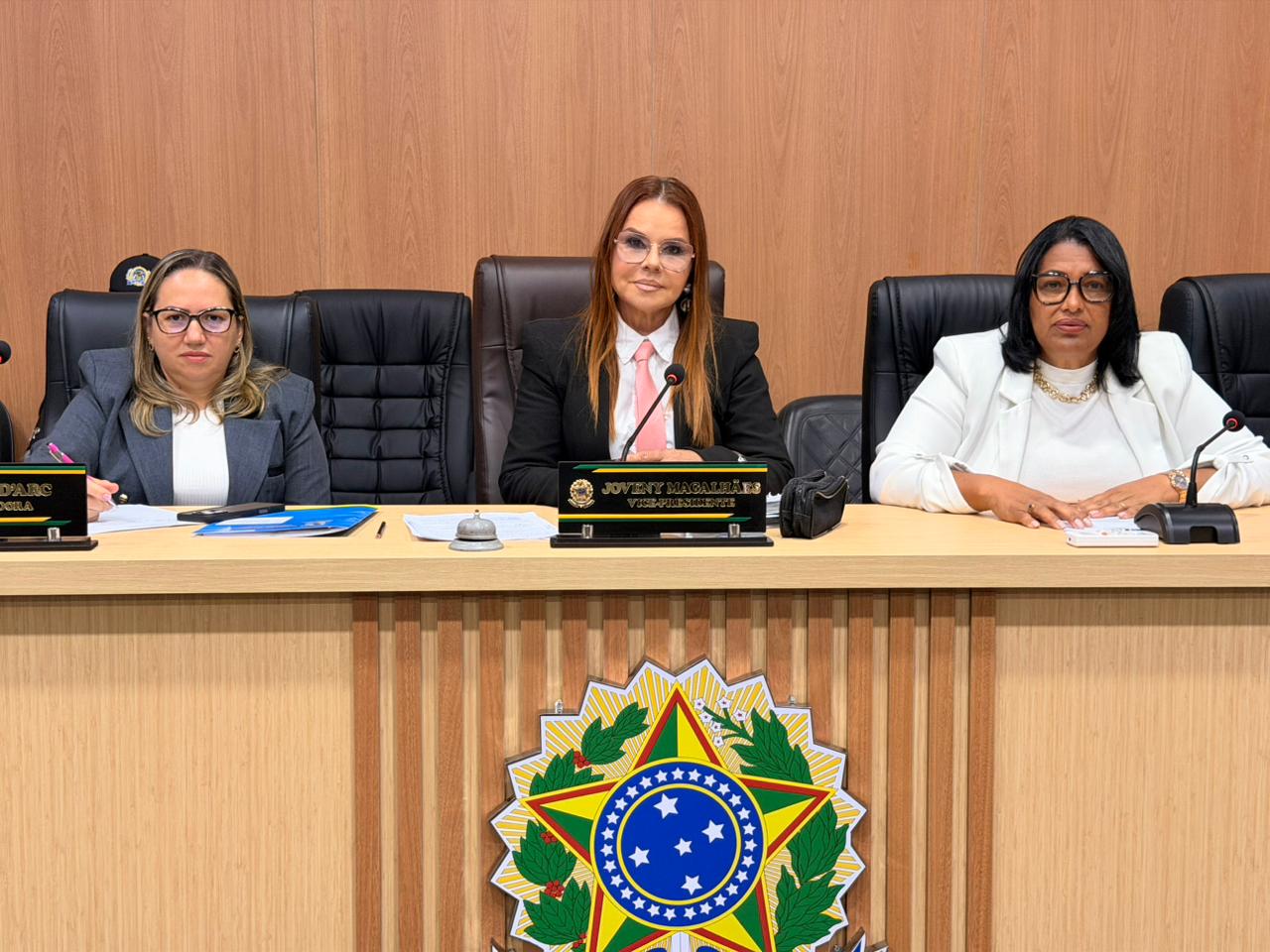 Mulheres exercem a liderança na Câmara de Uruaçu por um dia, iniciativa que recebeu aplausos da comunidade ao presidente Josimar Nogueira