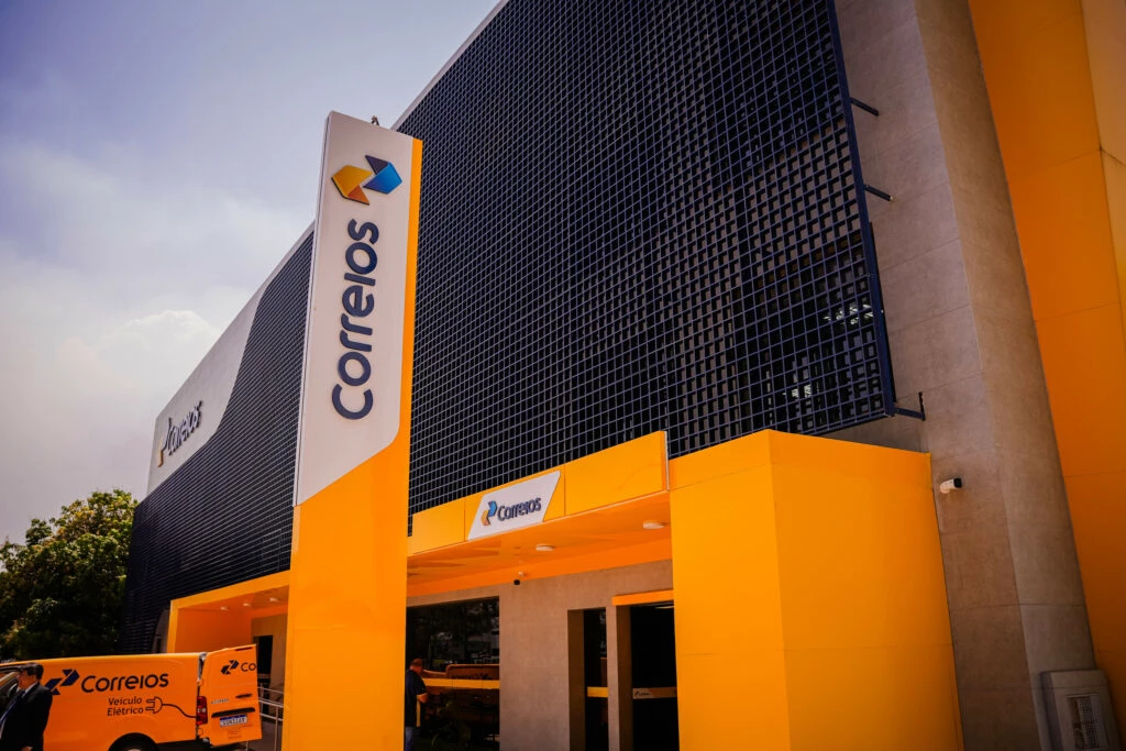 ‘Taxa das blusinhas’ gera prejuízo de R$ 2,2 bilhões aos Correios