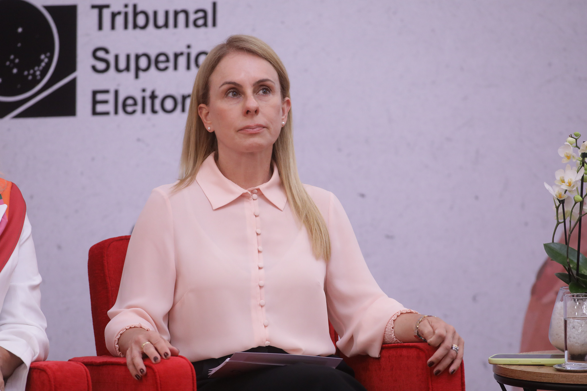 STF afasta policial suspeito de vazar contrato de Viviane Barci