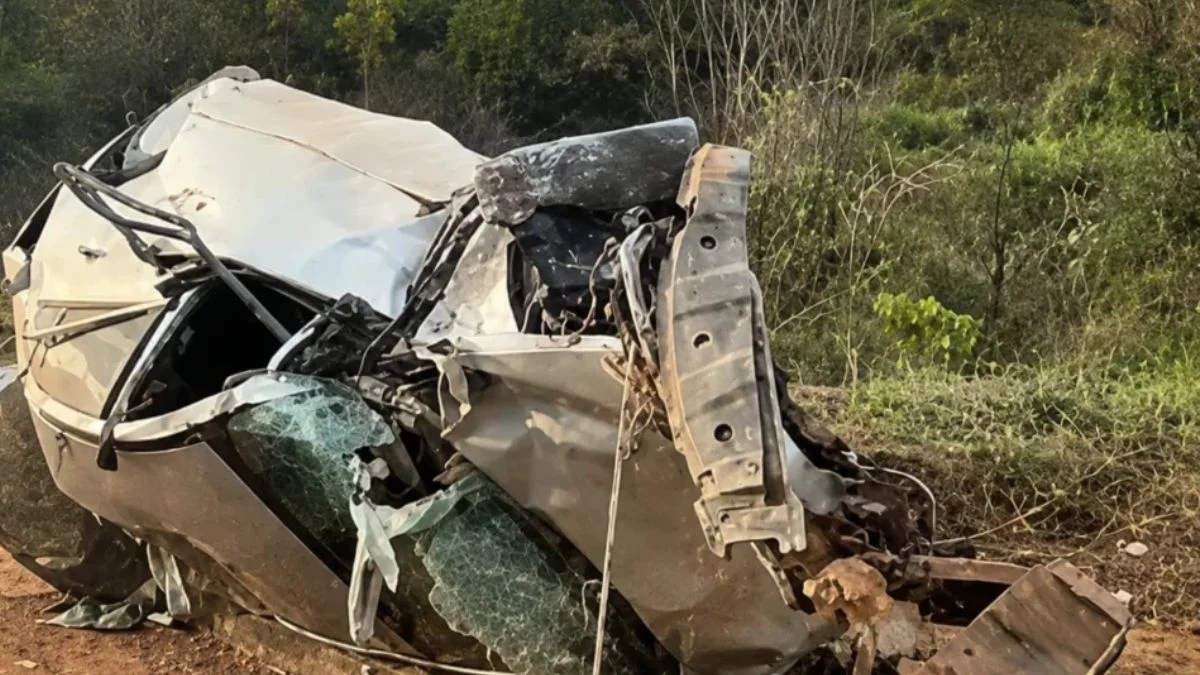 Carro que lustrador Jefferson Oliveira dirigia ficou destruído após acidente