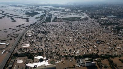 Los habitantes de Porto Alegre lamentan la "situación de guerra" por las inundaciones