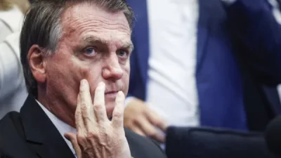 Ex-presidente-Jair-Bolsonaro-discursa-durante-cerimônia-de-lançamento-da-Frente-Parlamentar-das-Escolas-Cívico-Militares-2-600x400