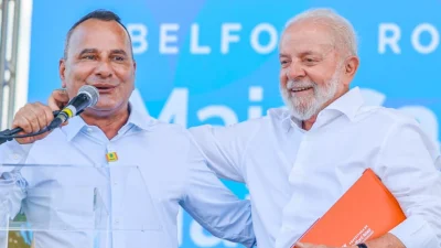 Lula-ao-lado-de-Waguinho-prefeito-de-Belford-Roxo-768x549