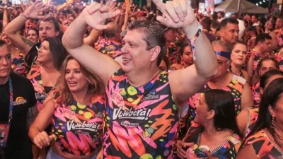 Ministro-de-Lula-em-carnaval-fora-da-agenda
