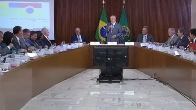 foto-presidente-lula-em-reuniao-com-ministros-600x400