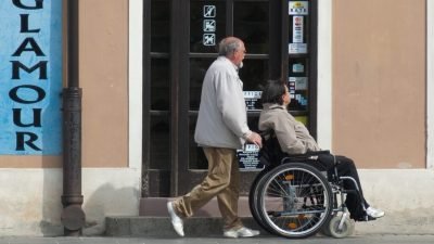 wheelchair-908343_1280-1024x682.jpg